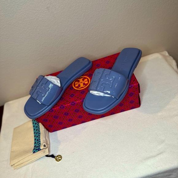Tory Burch Double T Sport Slide in Spring Lotus. 8.5 New, with dust bag and box. - Picture 3 of 6